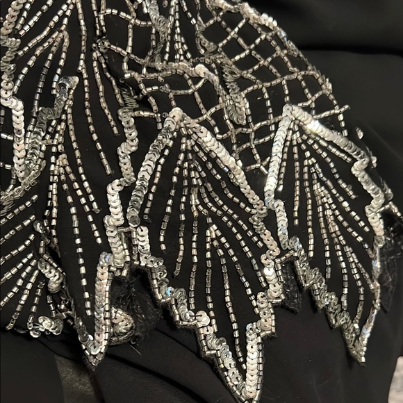 Vintage Laurence Kazar Women's Black and Silver Beaded Sequined Flowy
Dress - Picture 12 of 12